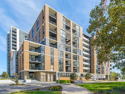 412 / 5 Maple Tree Road, Westmead