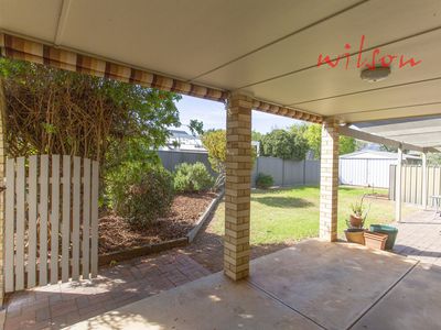 2 / 5 Clayton Crescent, Melrose Park