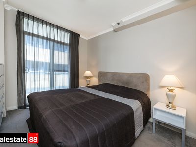 10 / 996 Hay Street, Perth