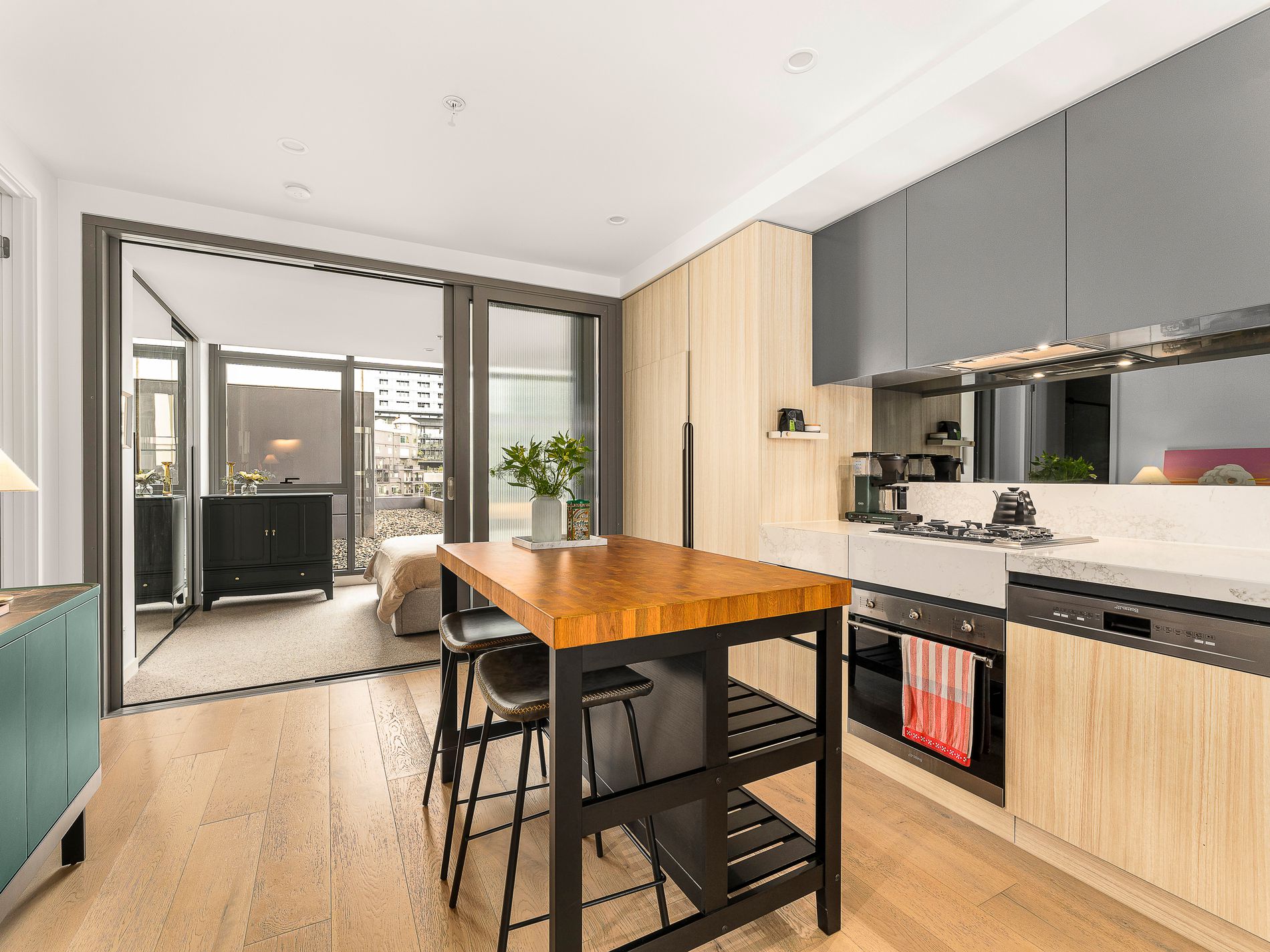 401 / 48 Claremont Street, South Yarra