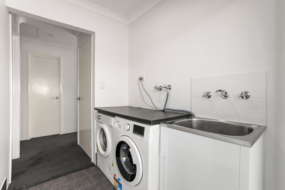 19 Calamocha Way, Piara Waters