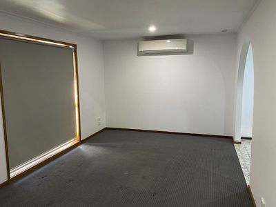 2 / 69 Duncans Road, Werribee