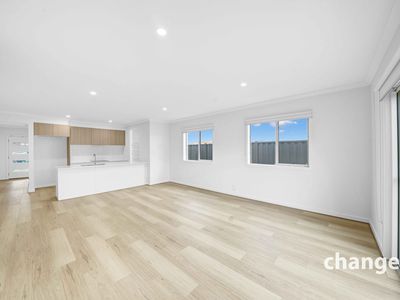 8 Damiana Avenue, Clyde North