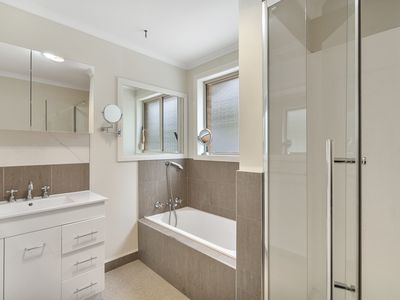 2 / 14 Longley Court, Glenorchy