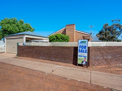 112 Piccadilly Street, Piccadilly