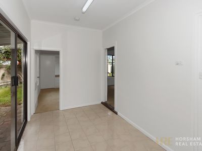 6 Railway Avenue, Horsham
