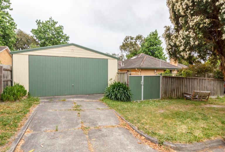 14 Knaith Road, Ringwood East