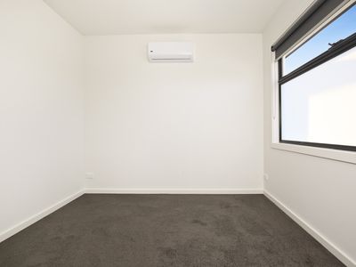 2/5 Bristol Road, Pascoe Vale