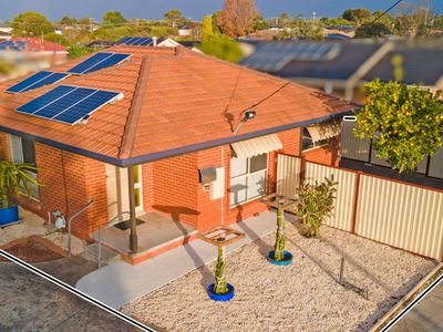 1 / 8 Hayes Road, Hampton Park