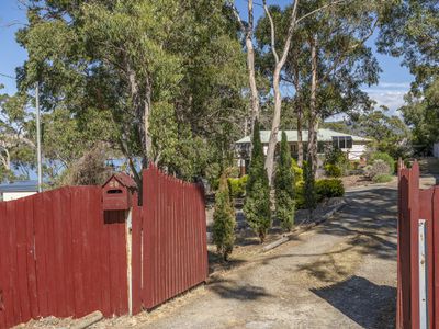 36 Cray Point Parade, Eggs And Bacon Bay