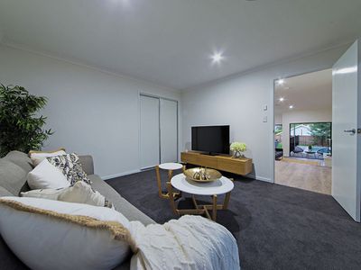 142 Kamarin Street, Manly West