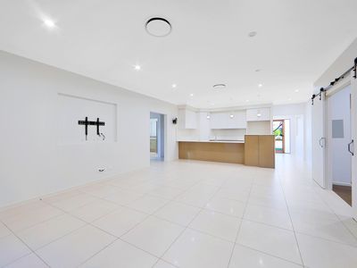 6 Banner Court, Branyan