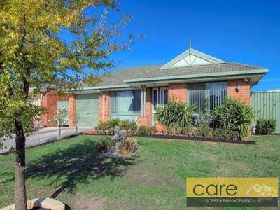 11 Macleod Way, Lynbrook