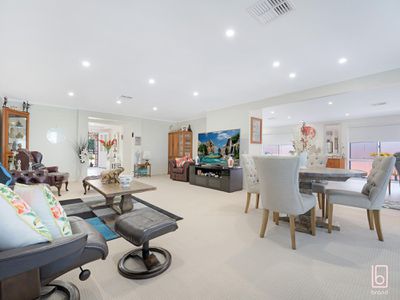 7 Tomaree Crescent, Woongarrah