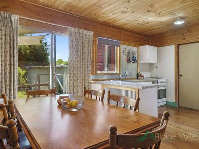 17 Simmonds Street, Mount Beauty