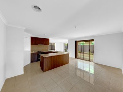 14 Majestic Way, Point Cook