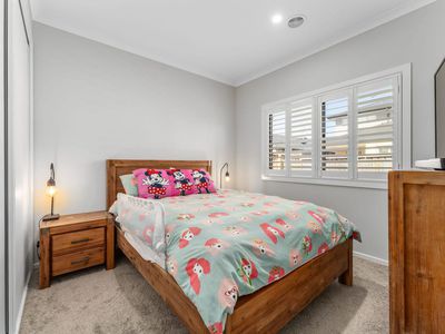 4 Rush Crescent, Manor Lakes