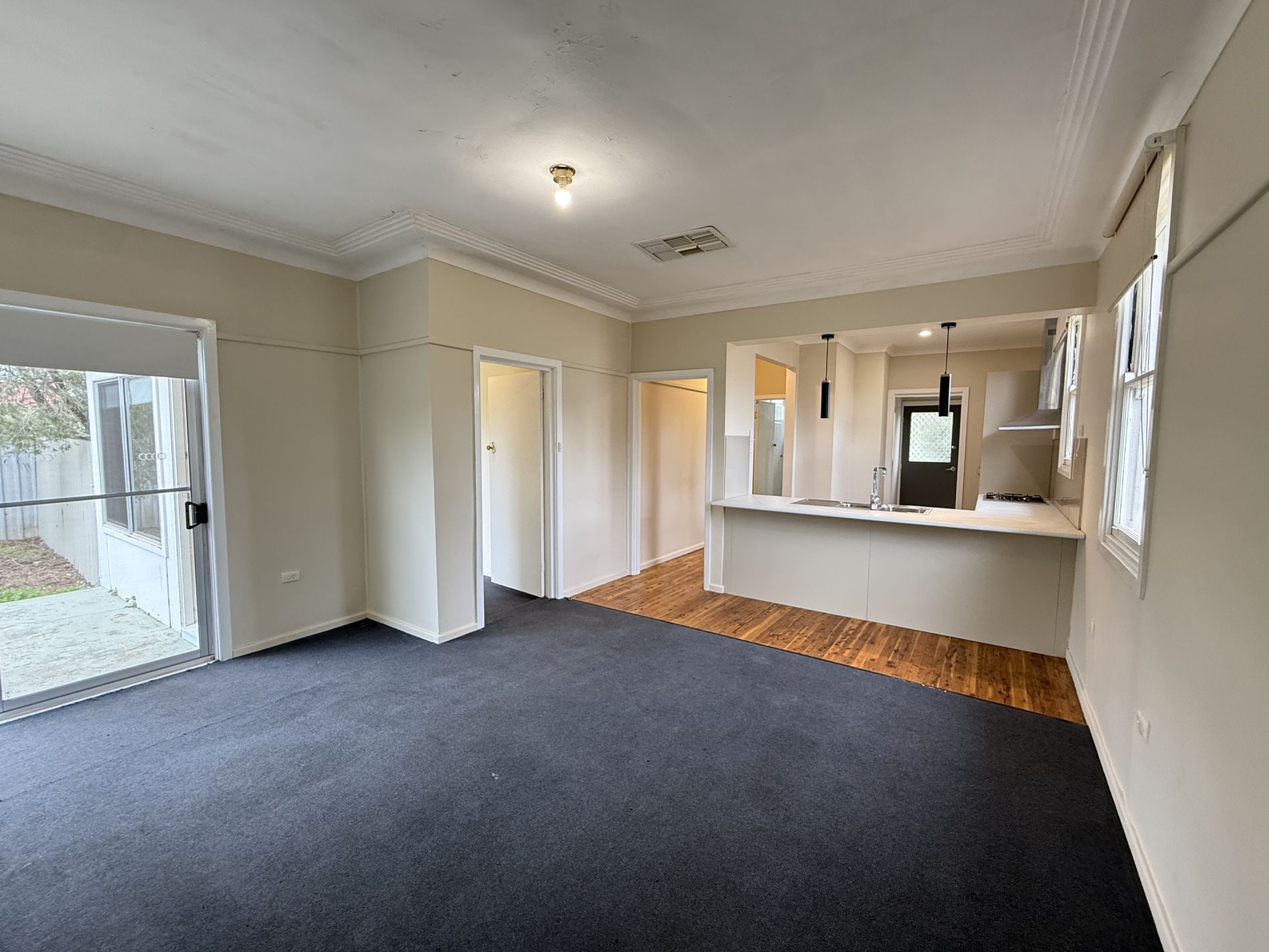 7 South Avenue, Yenda