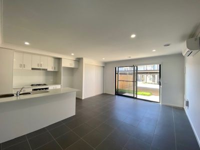 8 Paramount Boulevard, Wyndham Vale