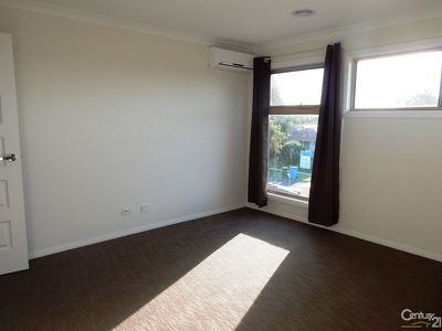 2 / 31 Beckington Crescent, Hampton Park