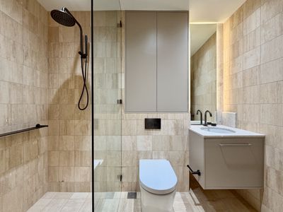 502 / 137 Anzac Parade, Kensington