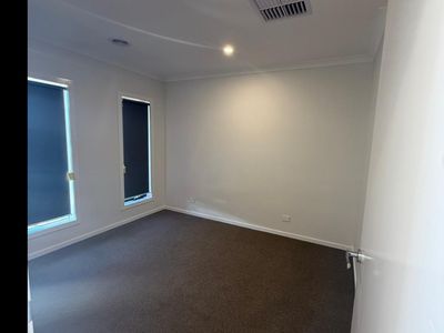 76 Buckingham Boulevard, Strathtulloh