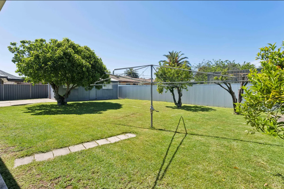 4 Spenfeld Court, Valley View