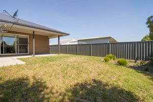 6 & 6a Meander Street, Thurgoona