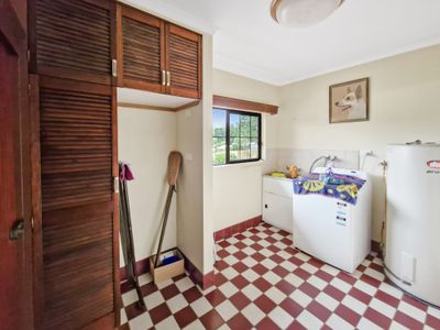 13 Golf Links Road, Atherton