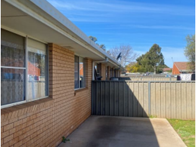2 / 9 Lawson Street, Dubbo