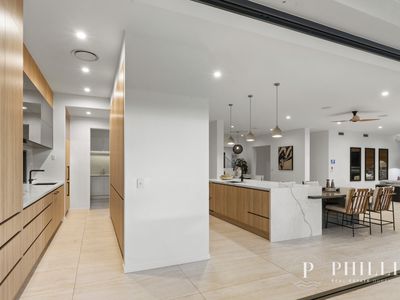 2515 Cressbrook Drive , Hope Island