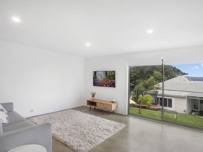 137 Lakeview Parade, Primbee