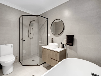 8 / 1A Edmondson Avenue, St Marys