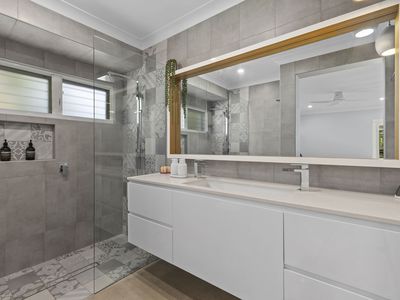 28 Fennessy Close, Wakerley