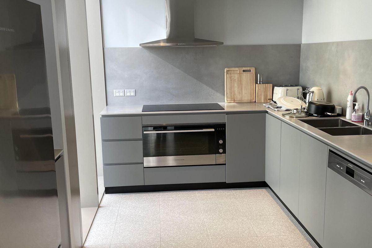 1601 / 8 Chambers Court, Epping