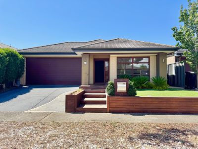 17 Lancewood Road, Manor Lakes