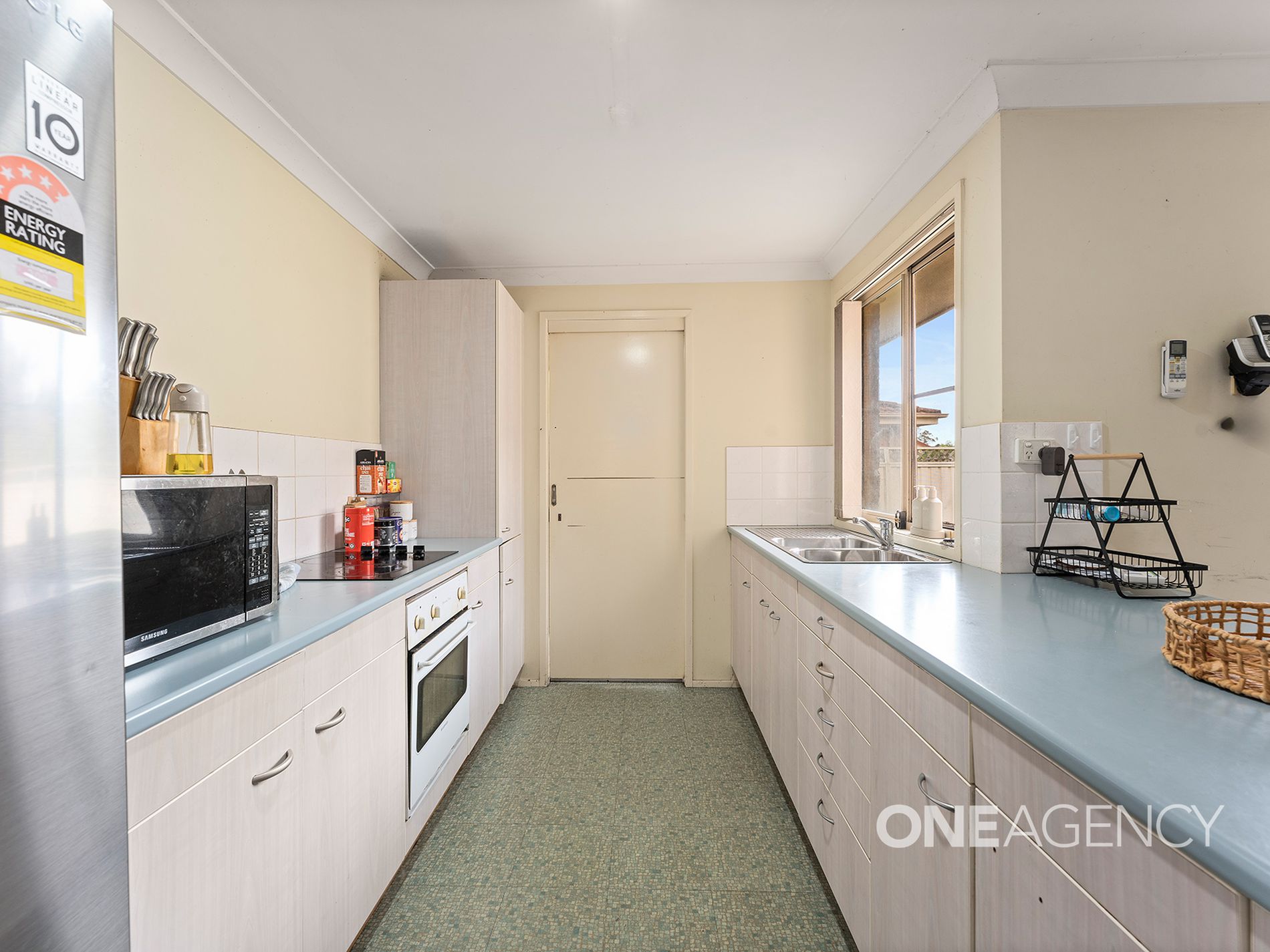 77 Huxley Drive, Horsley