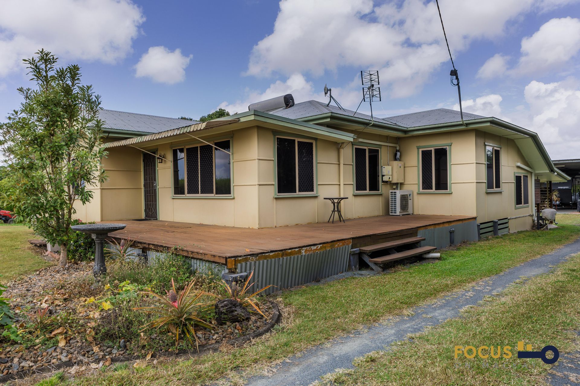 83 Gibsons Road, Racecourse