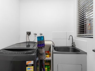 2C Troytown Way, Melville