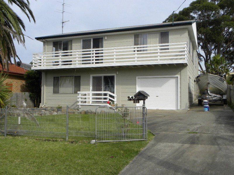 11 Blair Street, Old Erowal Bay