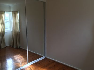 1 / 4 Banksia Avenue, Windang