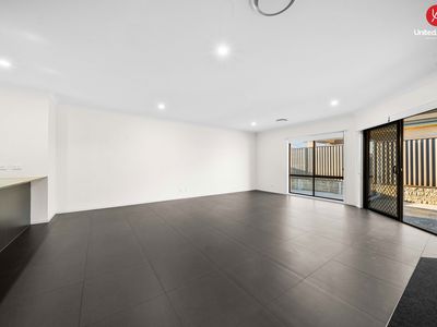 11 Duncombe Avenue, Gledswood Hills