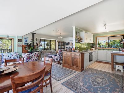 22 Cray Point Parade, Eggs And Bacon Bay