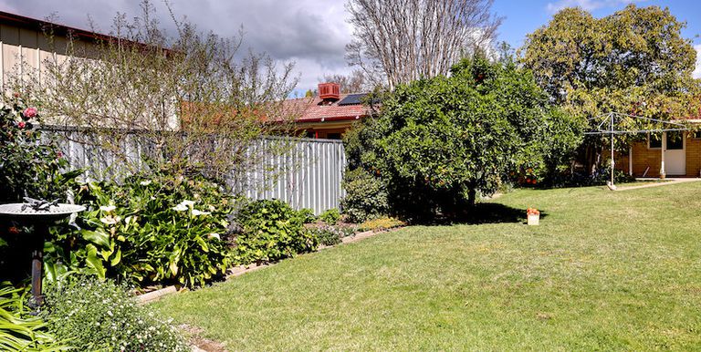 7 Charman Ave, Euroa