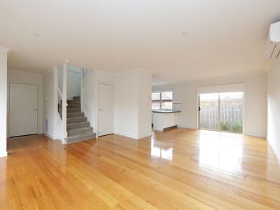 2 / 277 Warrigal Road, Burwood
