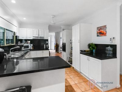 25 Pilosa Street, Redlynch