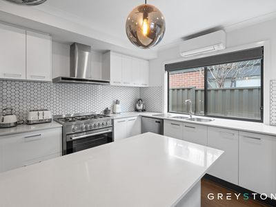 5 Nebula Court, Fraser Rise