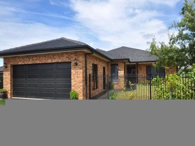 10 Cascade Court, Dubbo