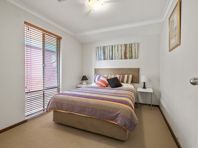 16 Nicholls Crescent, Bull Creek