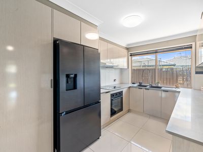 7 College Close, Upper Coomera